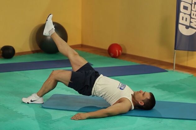 Exercice « Glute Bridge » pour réguler le pouvoir chez un homme